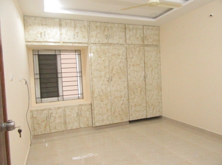 2) Li Id : 119 - Master Bedroom .JPG